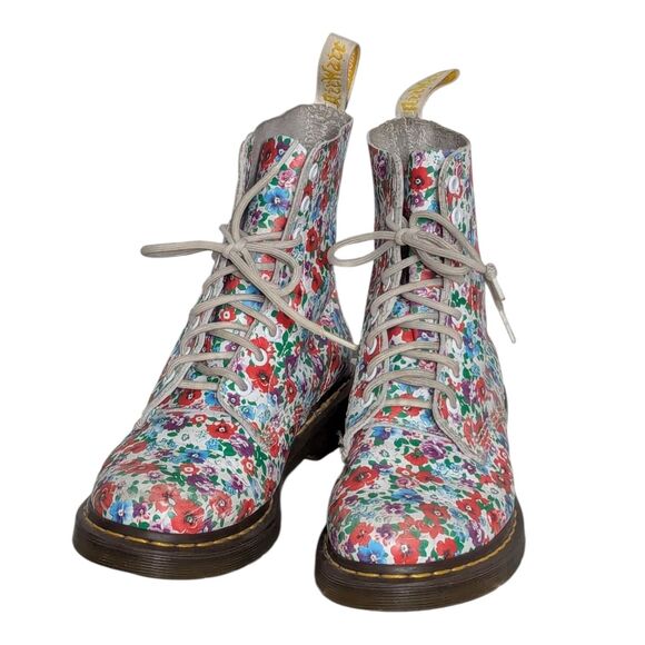 Dr. Martens Size 8 Women's White Floral Boho Combat Boots Pascal Fairy Grunge - Picture 2 of 16